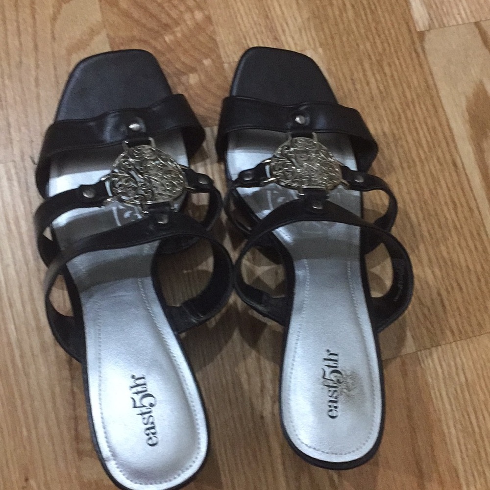 Black heeled shoes